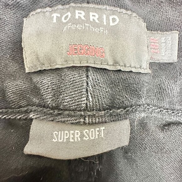 Torrid Denim Jeggings Womens 18R Black 3 Button and Zip Fly Pockets - Picture 4 of 8